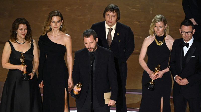’20 Days in Mariupol’ director excoriates Russia in Oscars acceptance speech