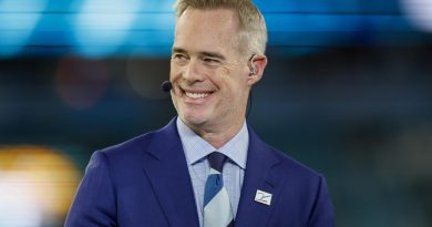 Joe Buck’s return to MLB broadcasting gets rained out in Cubs-Cardinals