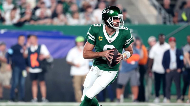 Aaron Rodgers, Breece Hall Excite NFL Fans in Jets’ Dominant TNF Win vs. Patriots