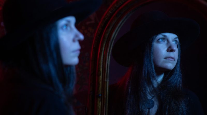 Renee Maskin Opens Up about New Single “Sage,” Tone, and Guitars