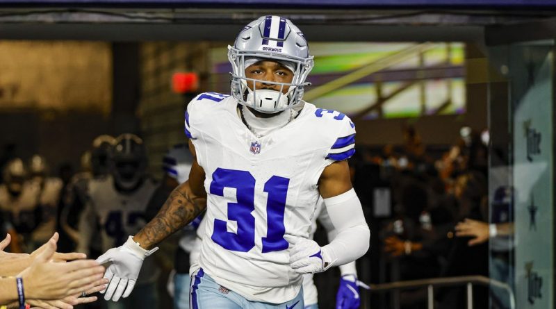Cowboys 2025 training camp Day 4: CBs ramping up, WR goes down