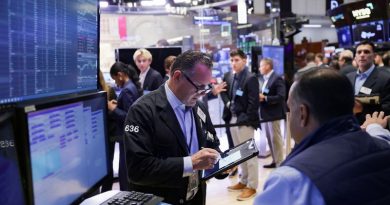 Wall Street ends higher as investors digest Trump trade comments