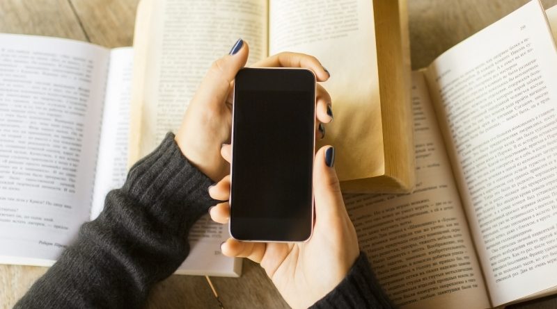 Five Essential Android Apps Every Avid Reader Needs On Their Phone