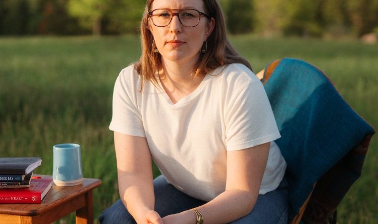 Emma Cook Releases New Folk-Pop Single “Thirteen Moons”