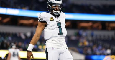 NFL Week 15 betting advice: Eagles-Raiders pick and prop bets