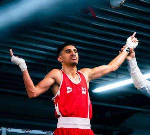 Abdullah Ahmed Delivers First-Round Knockout as Zulfi Bukhari Appears in His Corner