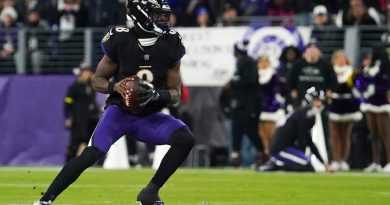 Lamar Jackson injury update: Ravens QB injures back vs. Patriots