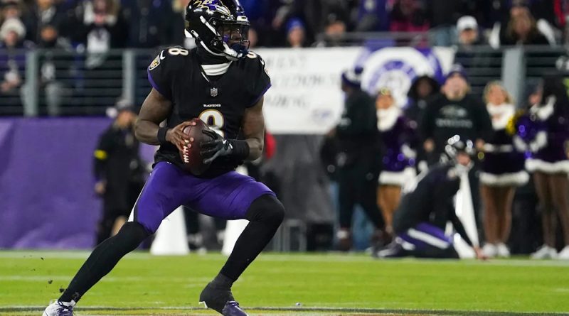 Lamar Jackson injury update: Ravens QB injures back vs. Patriots