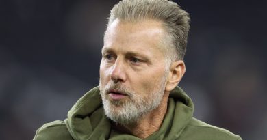 Doesn’t sound like a vote of confidence for Matt Eberflus from Jerry Jones