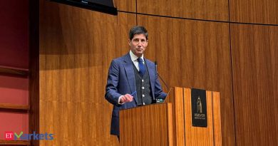 Trump names Kevin Warsh as next Federal Reserve chair, replacing Jerome Powell