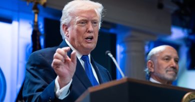 Trump Says He’ll Impose New 10% Global Tariff After SCOTUS Defeat