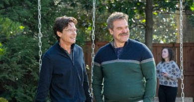 Jason Bateman, David Harbour, and Linda Cardellini Make DTF St. Louis a 7-Episode Dark Comedy Romp