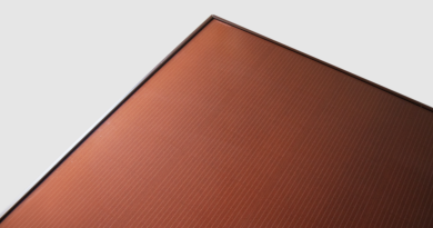 Solar Fabrik launches 400 W red-brown module for heritage roofs