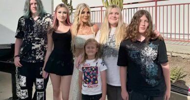 Tori Spelling and 4 of her children taken to hospital after California car crash