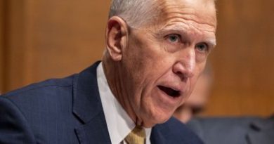 Sen. Thom Tillis will vote to confirm Trump nominee for Fed chair