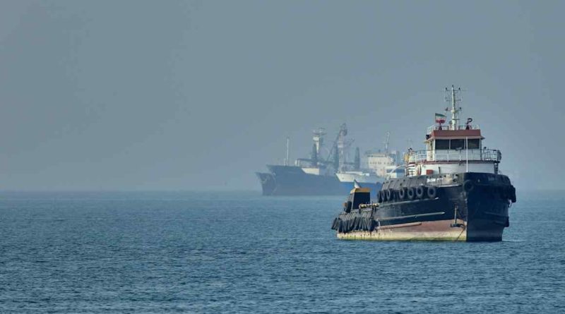 US and Iran exchange fire as Hormuz crisis reignites