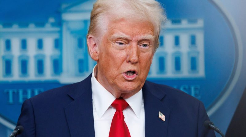 Elizabeth Warren Accuses Donald Trump of Gutting Crypto Watchdog Amid CFTC Turmoil